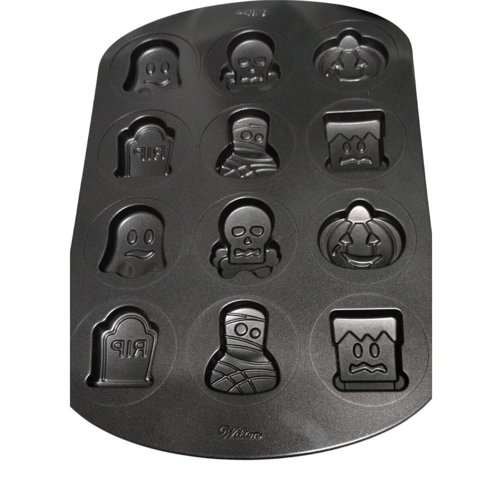 Wilton Halloween Cookie Brownie Pan Ghost Pumpkin Skull Tombstone Mold‎